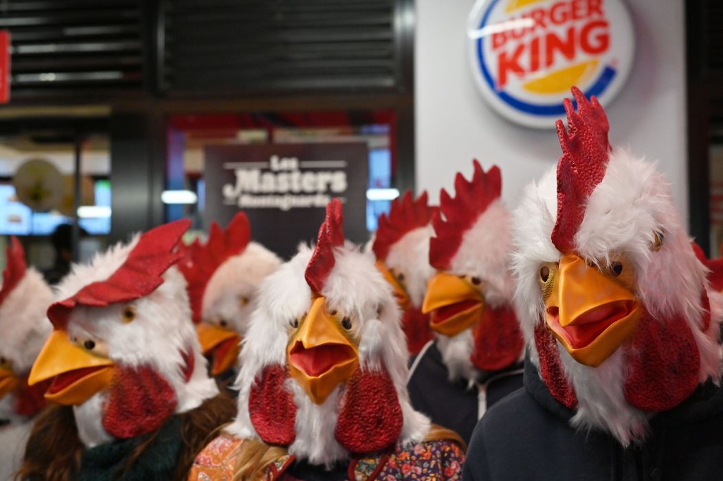 Happening L214 en cours au Burger King des Halles à Paris