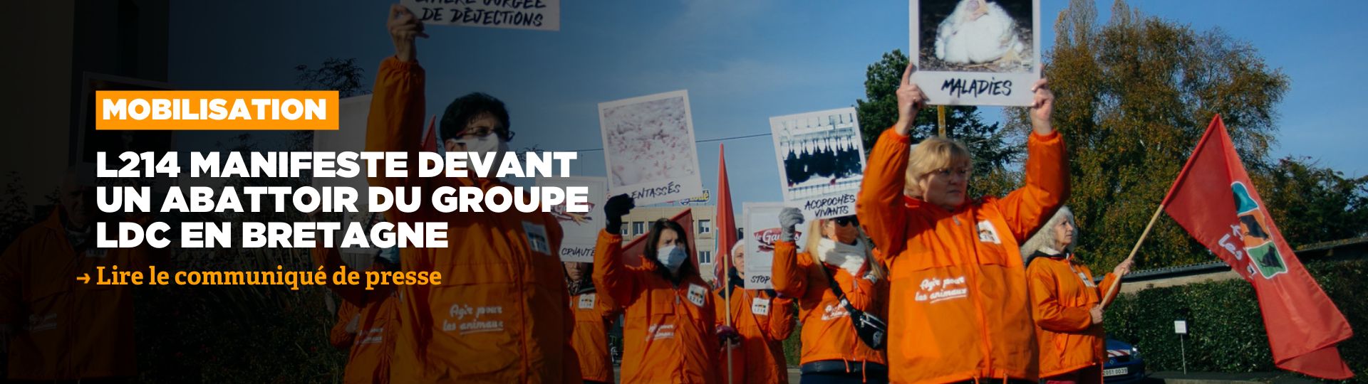LDC manifeste devant l'abattoir LDC de Saint-Jean-Brévelay